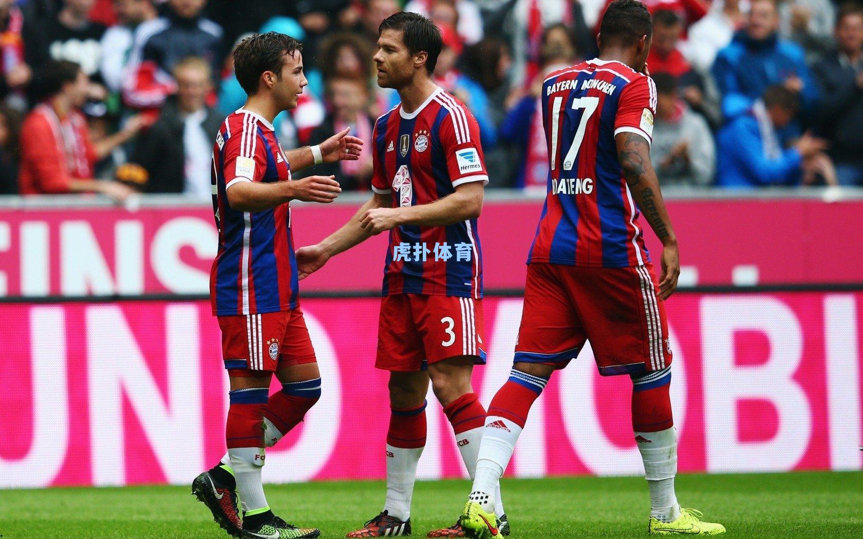 法国队迎新传统再现,埃基蒂克与阿克利乌什献唱,新生代接过高卢雄鸡传承火炬