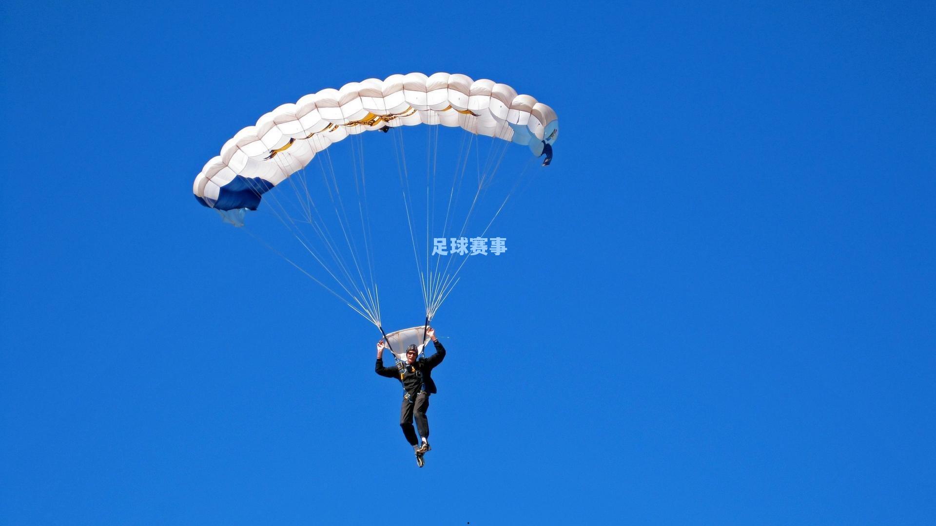 哈登，以球场为镜，我想留下的是精神遗产